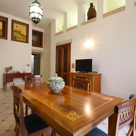 Dimora Cariddi Al Centro Storico Vakantiehuis *